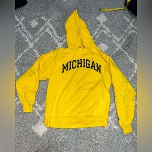 Maize Michigan sweatshirt
